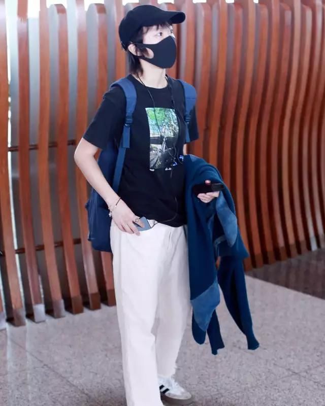 窦靖童终于意识到自己是女生了?