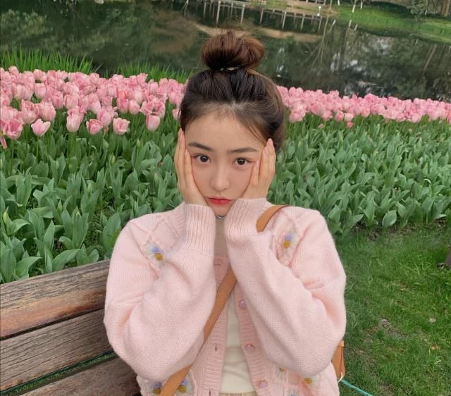 『色彩』谁还不是个“糖果”女孩!学会这些甜美穿搭,减龄时髦又乖巧