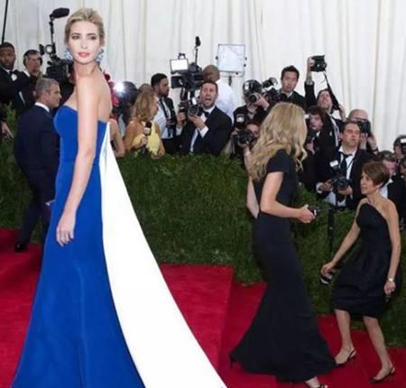 37岁的伊万卡风情万种十分吸睛,最后一张躺在吊床上很霸气