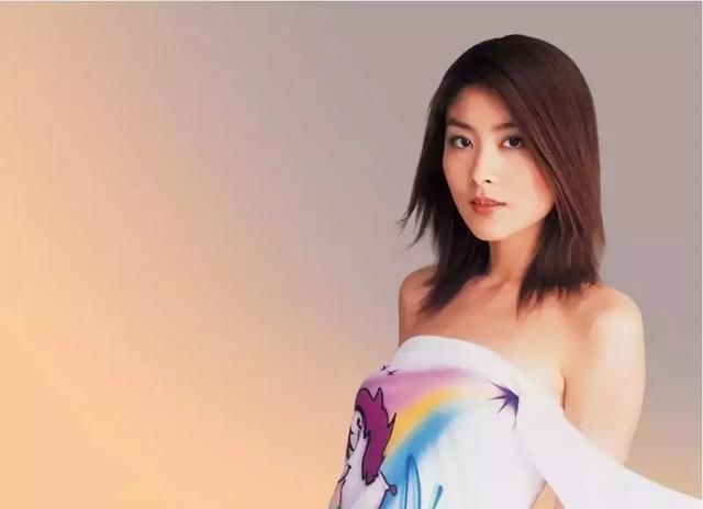 为了自证“代孕”传闻，被逼到当众脱裤子？她才是娱乐圈真公主