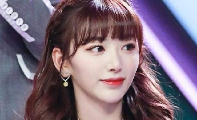 『黑料』青春有你2：孔雪儿获首A，没想到黑历史被扒，网友：未火先糊