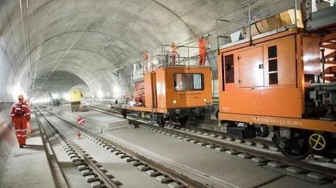  「大国」全世界安全系数最高的铁路，不是中国造的，基建大国实