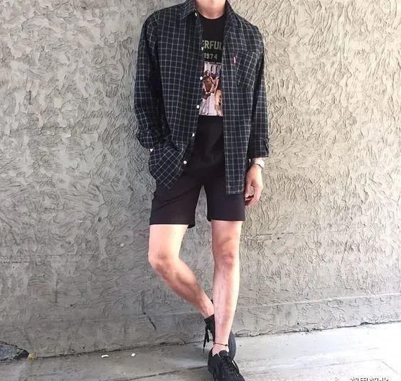  #搭配#男生“短裤+衬衫”穿搭，帅了一脸