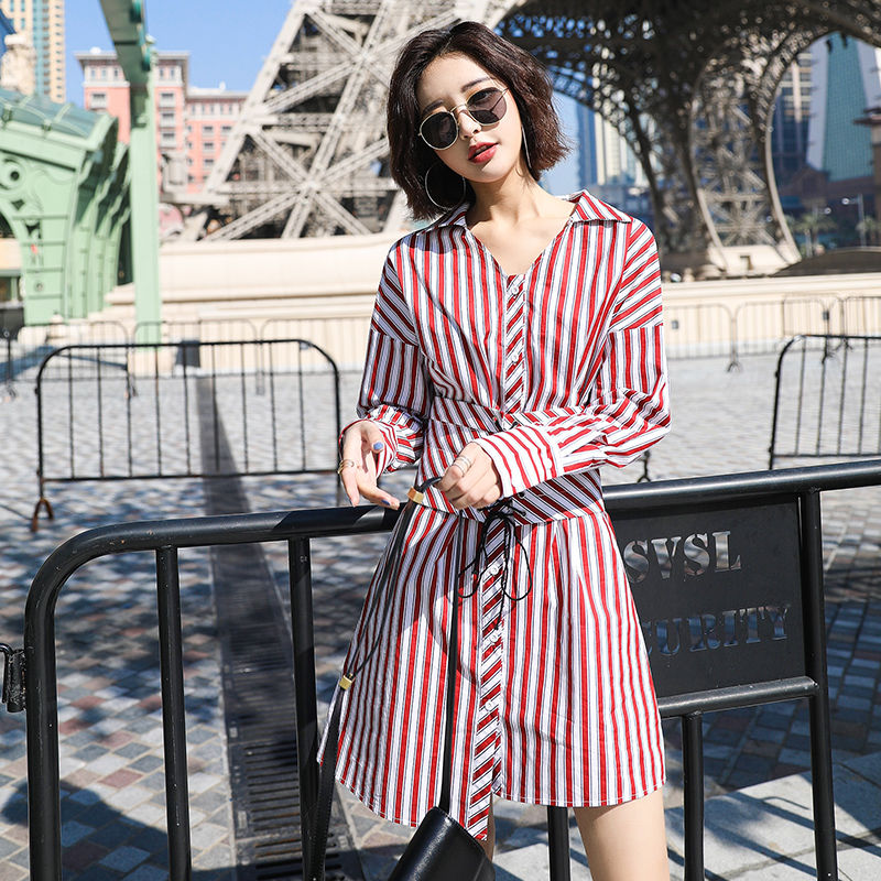 过时秋装扔了吧，新上的”女款西装“才叫时髦，一件上身不美都难