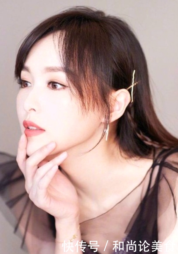 『亮眼』唐嫣一袭亮片裙尽显少女感,美起来太高调像个仙女,时尚亮眼
