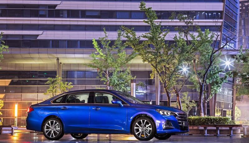  「中型家轿」广汽入门级中轿，轴距超2米8，1.5T＋6AT配四轮独悬，10.58万