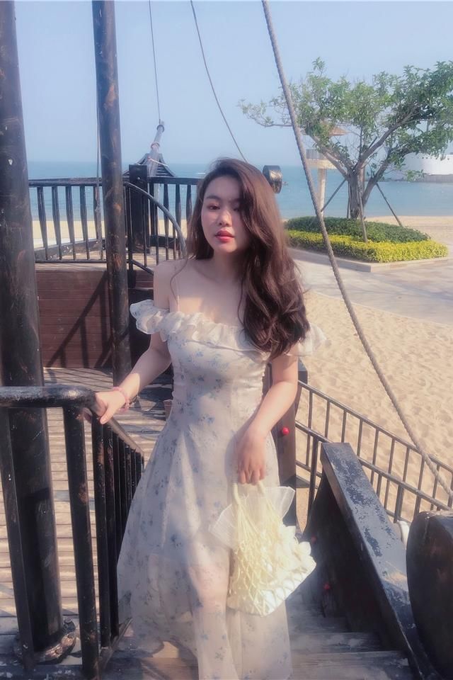 时装搭配ifashion｜露肉不失清纯，性感又带童心