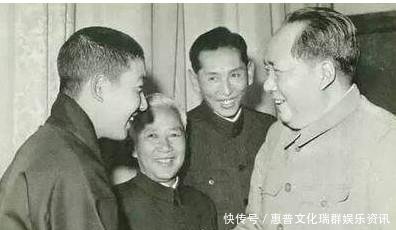 他10岁当上副主任，19岁任职副国级，现在仍是副国级