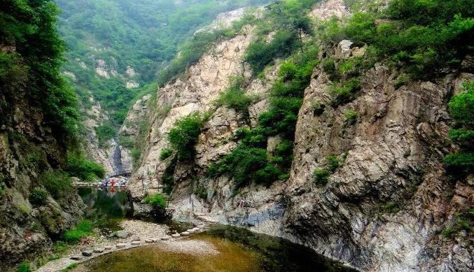 矿泉水只卖1元,宁愿负债4亿也不宰客,今成中国首个破产的5A景区