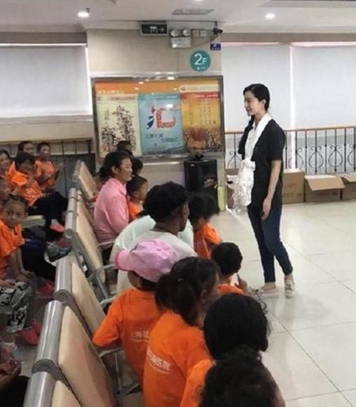 黑料、造谣一直不断，形象受损、事业遇阻，范冰冰却始终坚持慈善