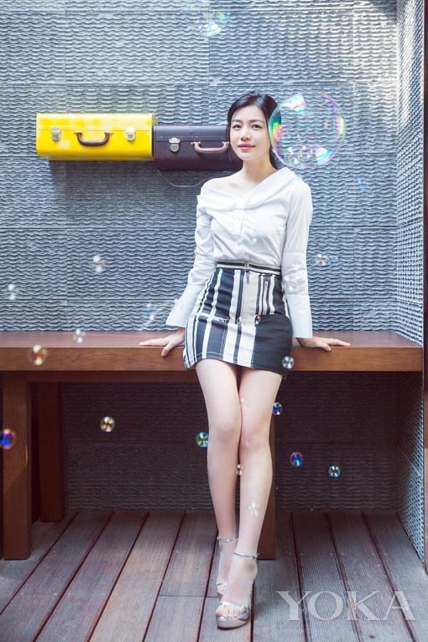 小个子女生条纹装让你显高显瘦 原来全是优点！