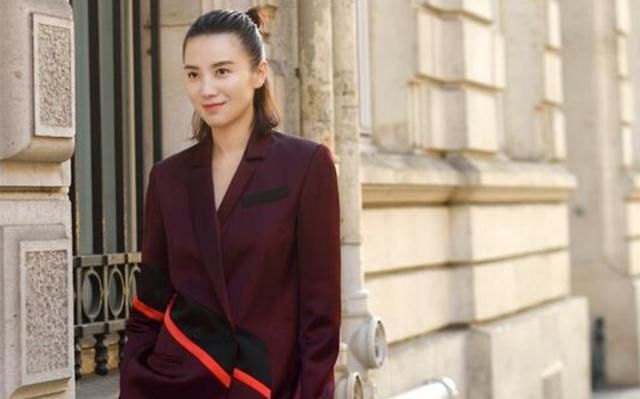  「技巧」白色衣服颜色搭配 几个小技巧让你成为时尚宠儿