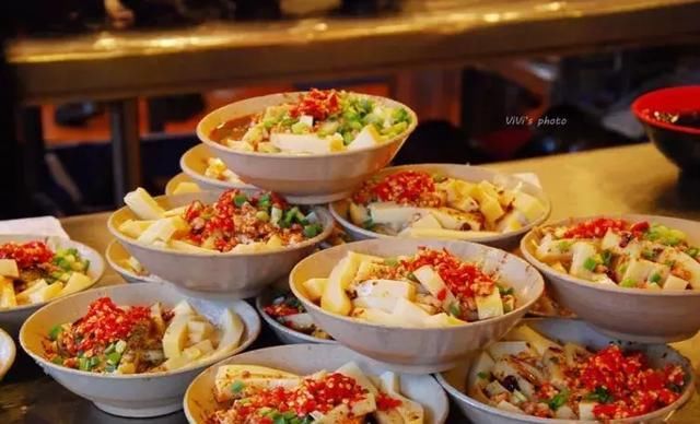 家底厚底气足!成都这座小城比敦煌还要辉煌，却低调得令人心疼!