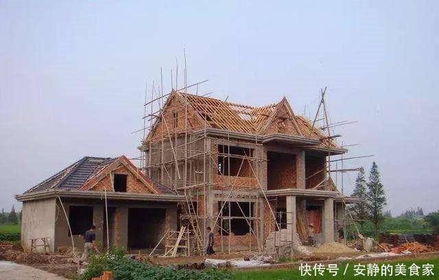 户口不在农村，宅基地会不会被收回？有必要回农村宅基地建房吗？