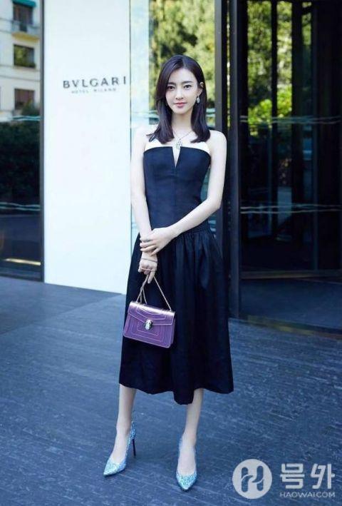 王丽坤近照曝光，肌肤白如雪，素颜女神的名号真不是盖的