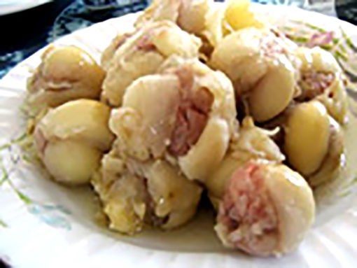  『手中』百合、豆腐与猪肉，在白族人手中，可以被制成这样一道美味