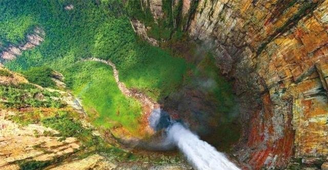 全球落差最大的瀑布上下落差近1000米，人们看到的只有震撼！