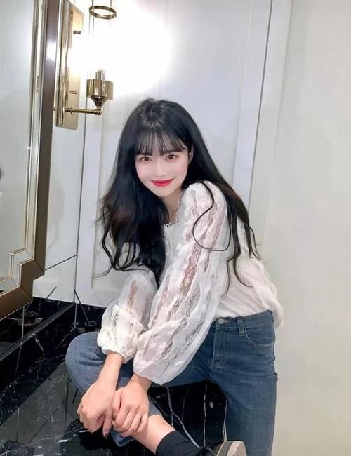  #少女#收起你的普通衬衫吧！今年流行这4款衬衫，穿上它你就是人群焦点
