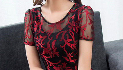 哇塞!新出的连衣裙，比旗袍还优雅，50岁妈妈穿上美的让人心醉