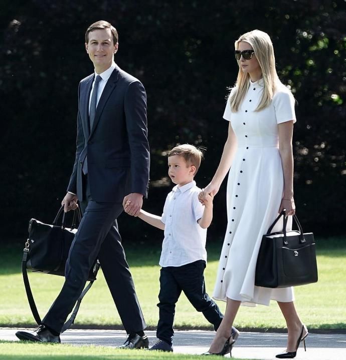 特朗普12岁儿子身高快赶上190cm父亲，颜值真的高，真正的高富帅