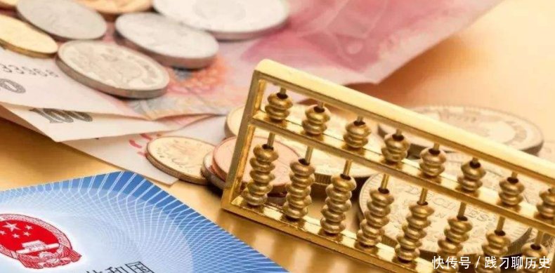 老人不解社保缴纳15年后，退休金怎么只有800元