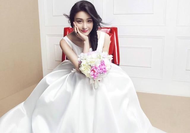 张馨予撩人的六张照片，图一女神范十足，最后一张却让我意想不到