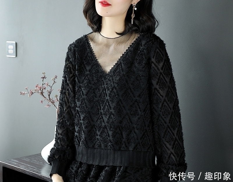  「打扮」女人过了45岁，再打扮就老了，瞧下面这几款，美的令人羡慕