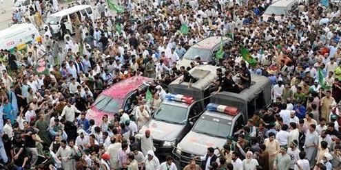 现100元人民币干不了什么,但在巴基斯坦,100元