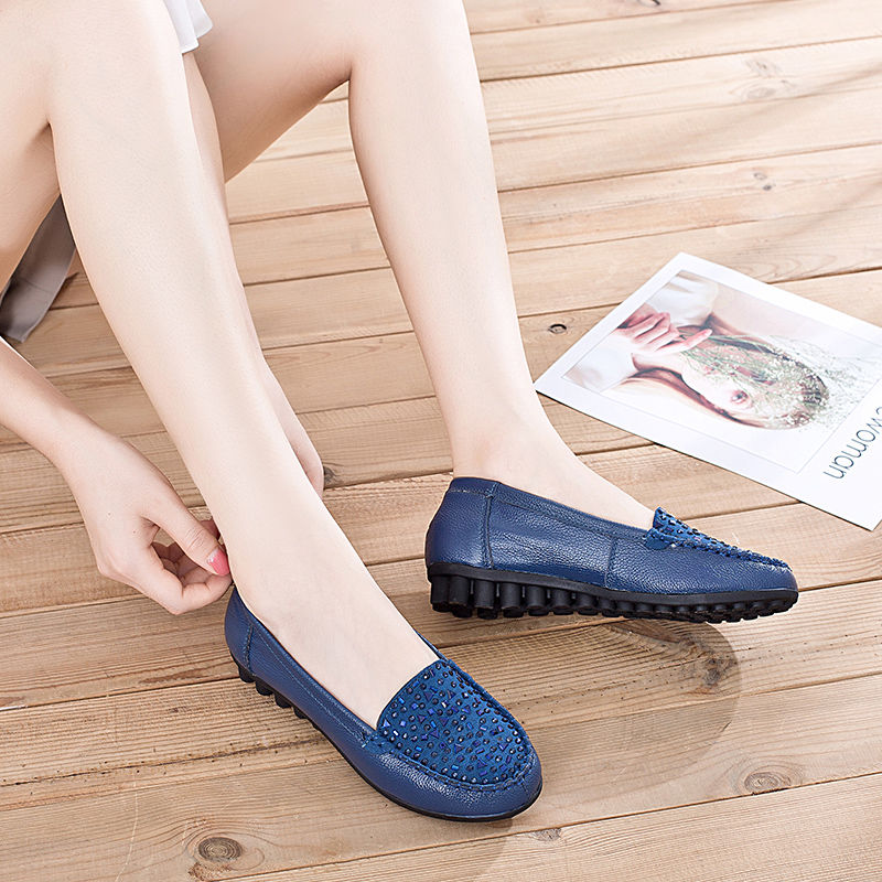 穿高跟鞋脚会痛,那就试试平底单鞋吧!照样让你变身时髦女人