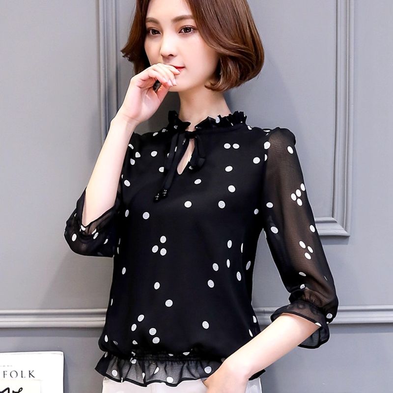 被姐姐身上的“秋装”，一眼吸引，原来今秋流行这么穿，太美嫩了