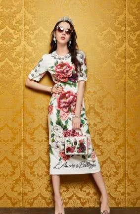 迪丽热巴穿绣花裙搭太惊艳，大秀古典美，网友：气质真的很重要！