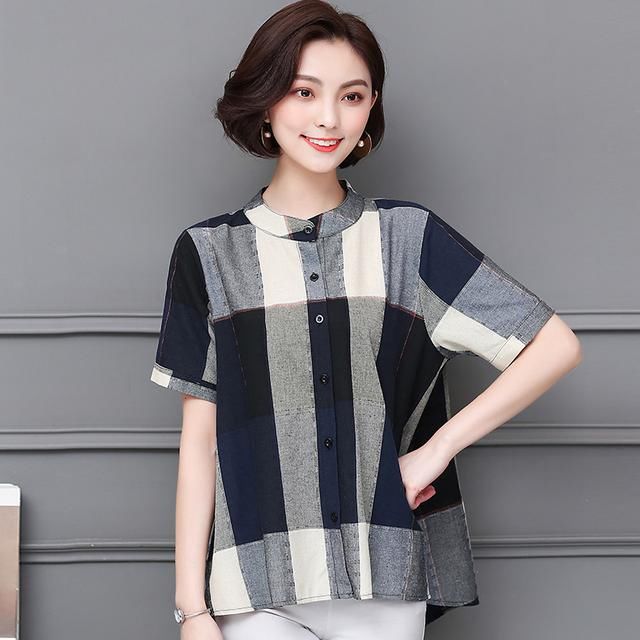 妈妈55岁,每天穿这棉麻衫太洋气了,街坊领居见了都夸太年轻