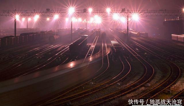  鹰潭市|原先是一小镇, 火车一通, 成为了一地级市, 可通南半个中