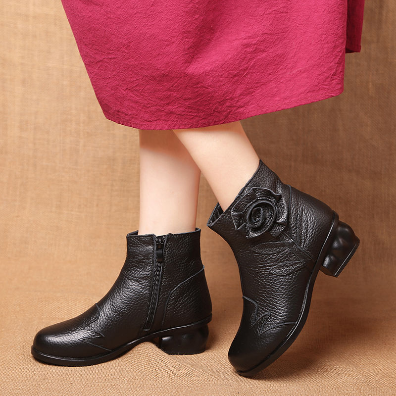 马丁鞋不兴了,软底又百搭的妈妈鞋正流行,巨适合6070后穿