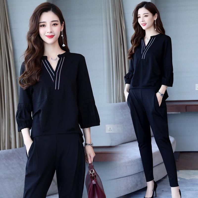 秋老虎还没走，这款秋季套装又火了!40岁妈妈穿美的羡煞旁人