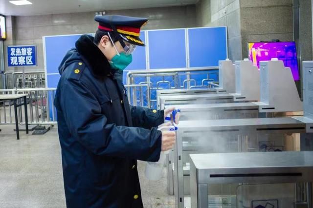  防控■网传“北京西站防控疫情失败”，官方辟谣