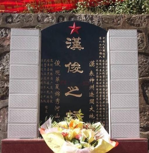 中国最特殊的大桥，桥下埋着一个人，所有火车经过都要鸣笛30秒！