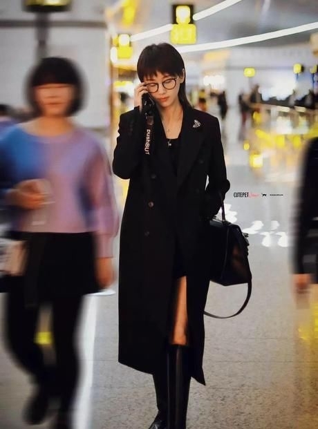  系腰带：今年冬天小个子千万不要这样穿衣服，太显高啦！