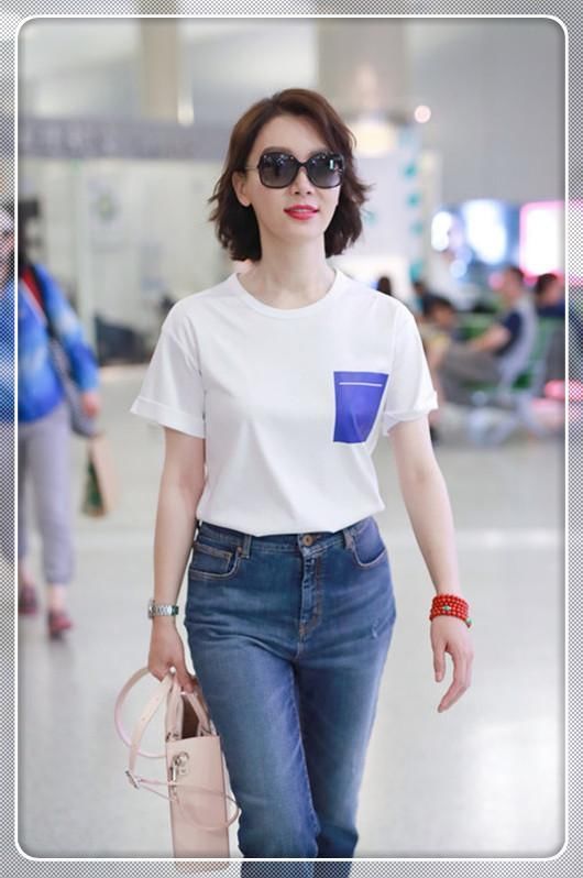 当41岁陈数和26岁杨紫同穿牛仔裤，才知道自律与放纵的差距有多大