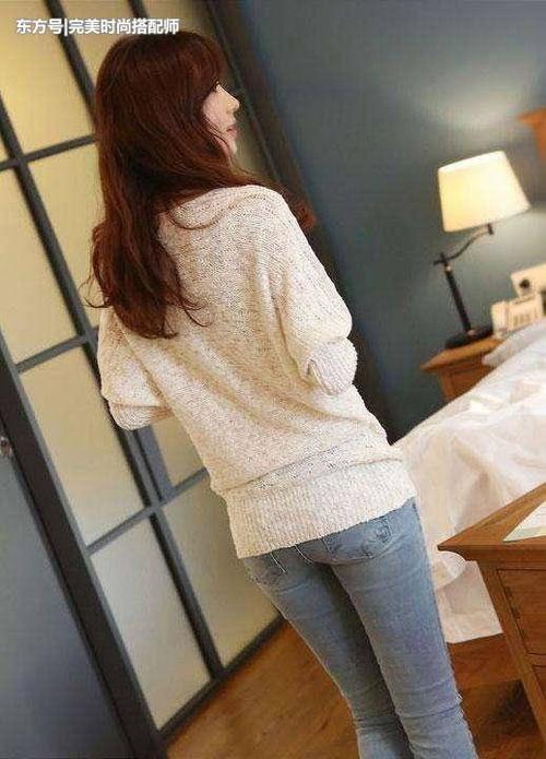 紧身裤让性感的女人有一种天生的气质，成为街边焦点