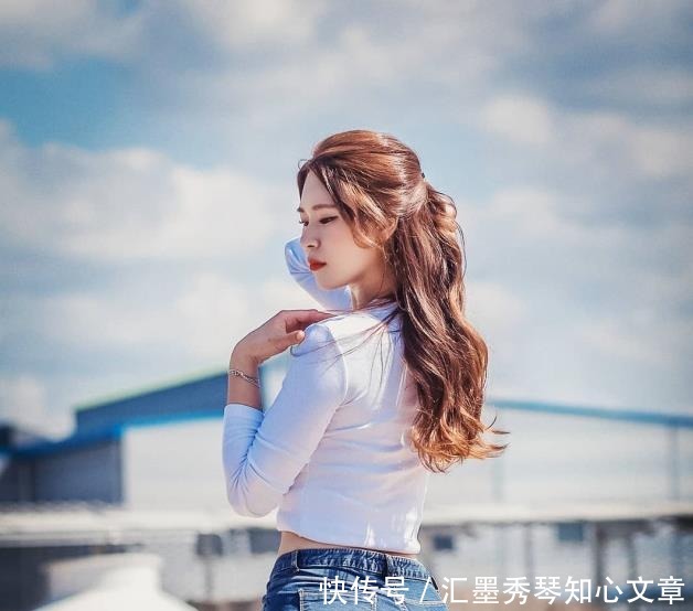  点缀|打底裤使得整体魅力提升，点缀青春的美好