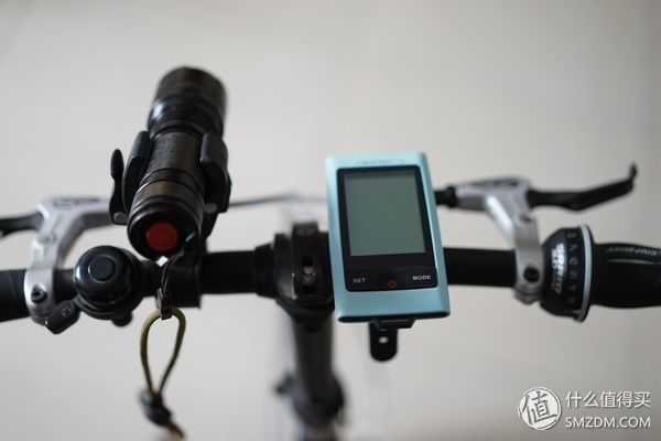 不专业通勤骑行者角度评测山人技术 DISCOVERY智能码灯