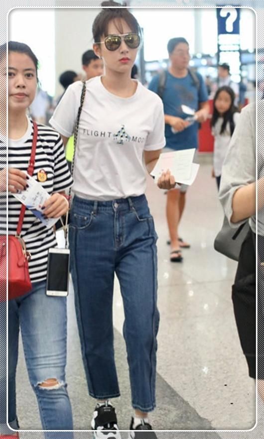 当41岁陈数和26岁杨紫同穿牛仔裤，才知道自律与放纵的差距有多大