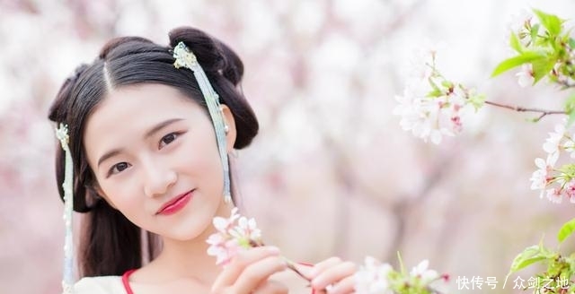  『眼霜』女人老没老，从这4点就能看出来，学会自律，才能守住年龄的秘密