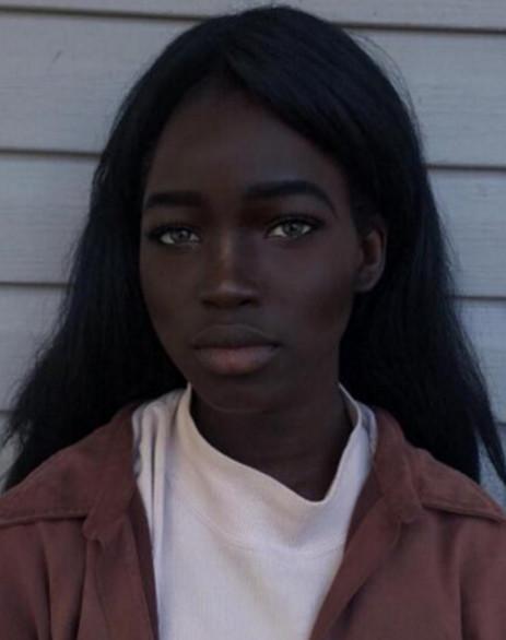 她皮肤黑成碳 五官却极其漂亮 网友：非洲的“刘亦菲”啊！