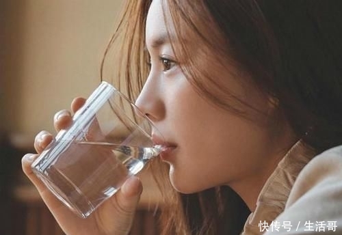 脸上■最受男生欢迎的女生,脸上都有这4个“优点”,中一个颜值都不低