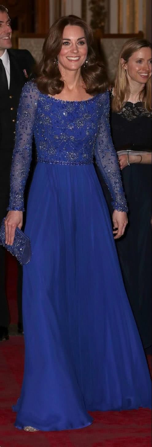 仇得报■凯特连换两套礼服把梅根秒成渣渣，却因一习惯功亏一篑，大仇得报