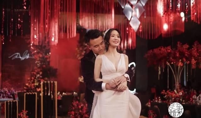  『完美』红黑配婚礼，高级与质感的完美结合
