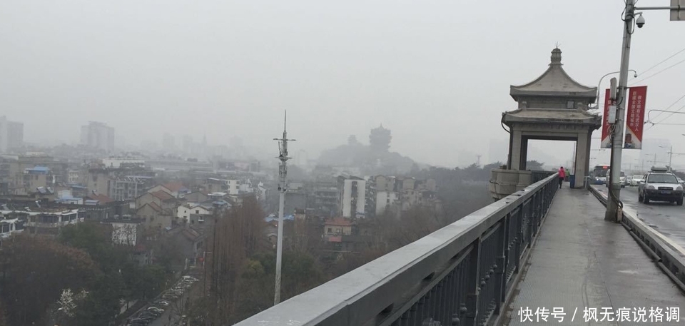  「五十年」武汉最坚固大桥：60年被撞77次，百万铆钉无松动，还