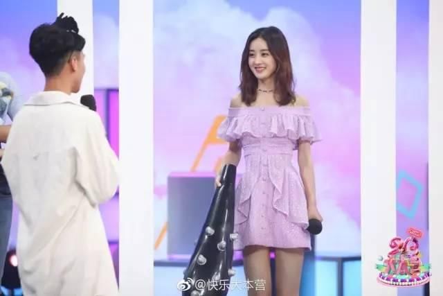 佟丽娅赵丽颖齐齐剪短发，你要玩一下吗?